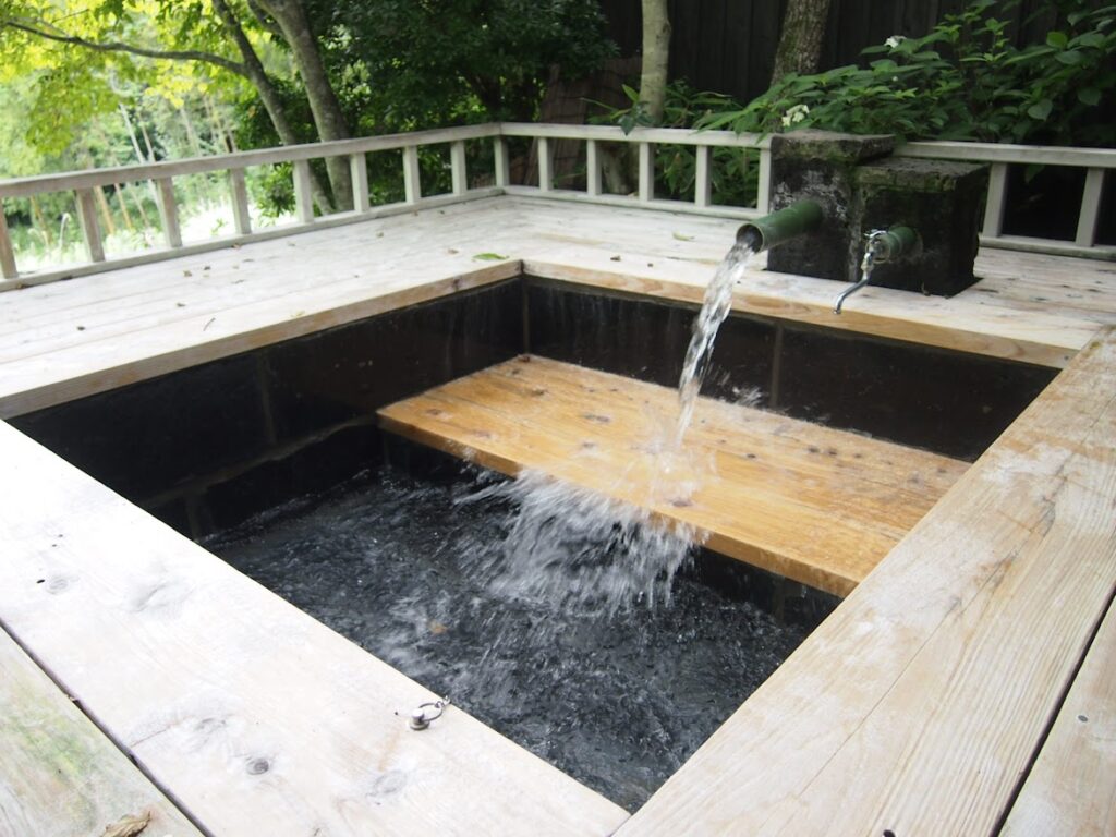 凪の湯の露天風呂