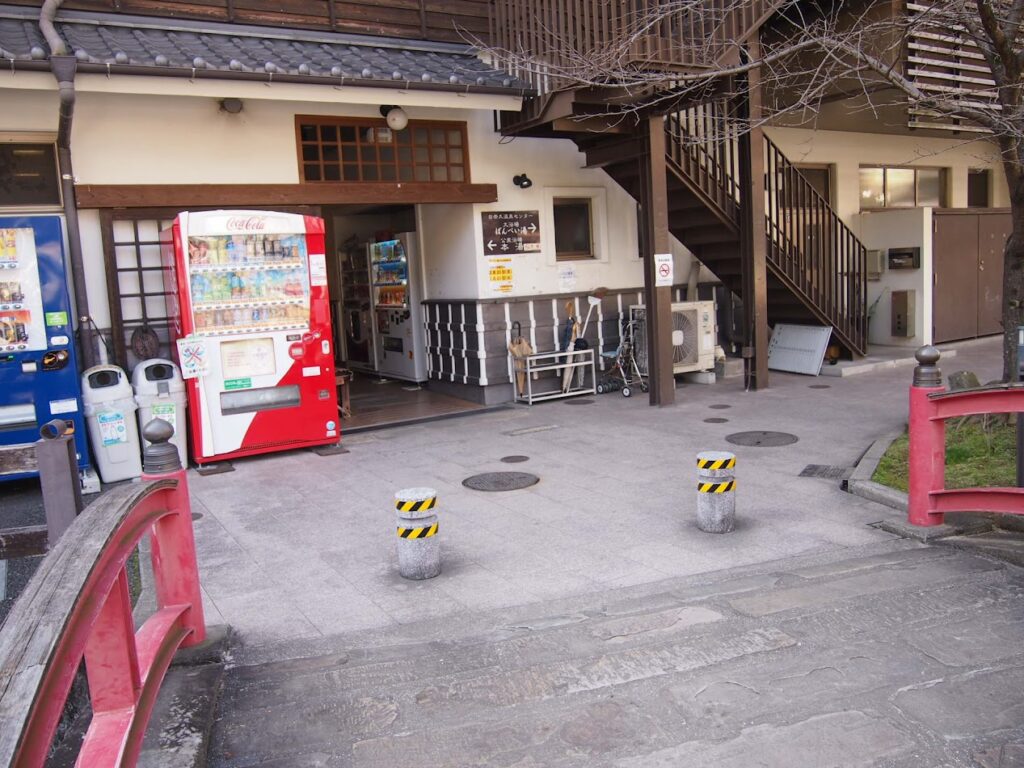 日奈久温泉ばんぺい湯の本湯の入り口